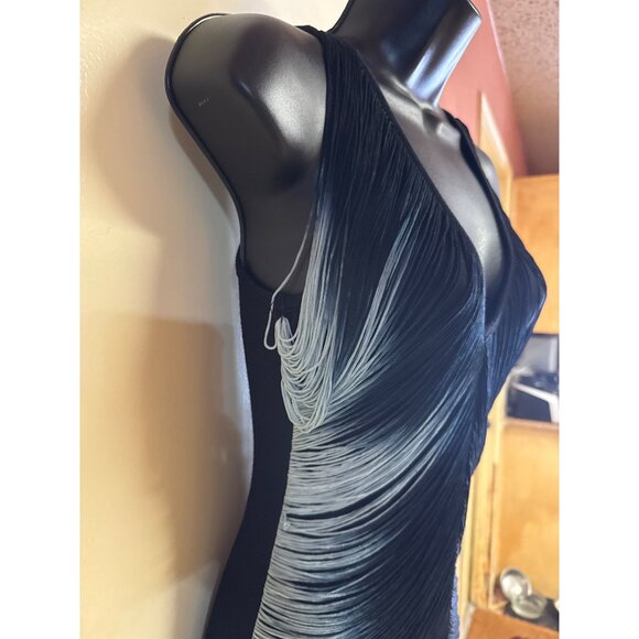 V-Neck Black Fringe Ombre Sleeveless Dress - Picture 4 of 9